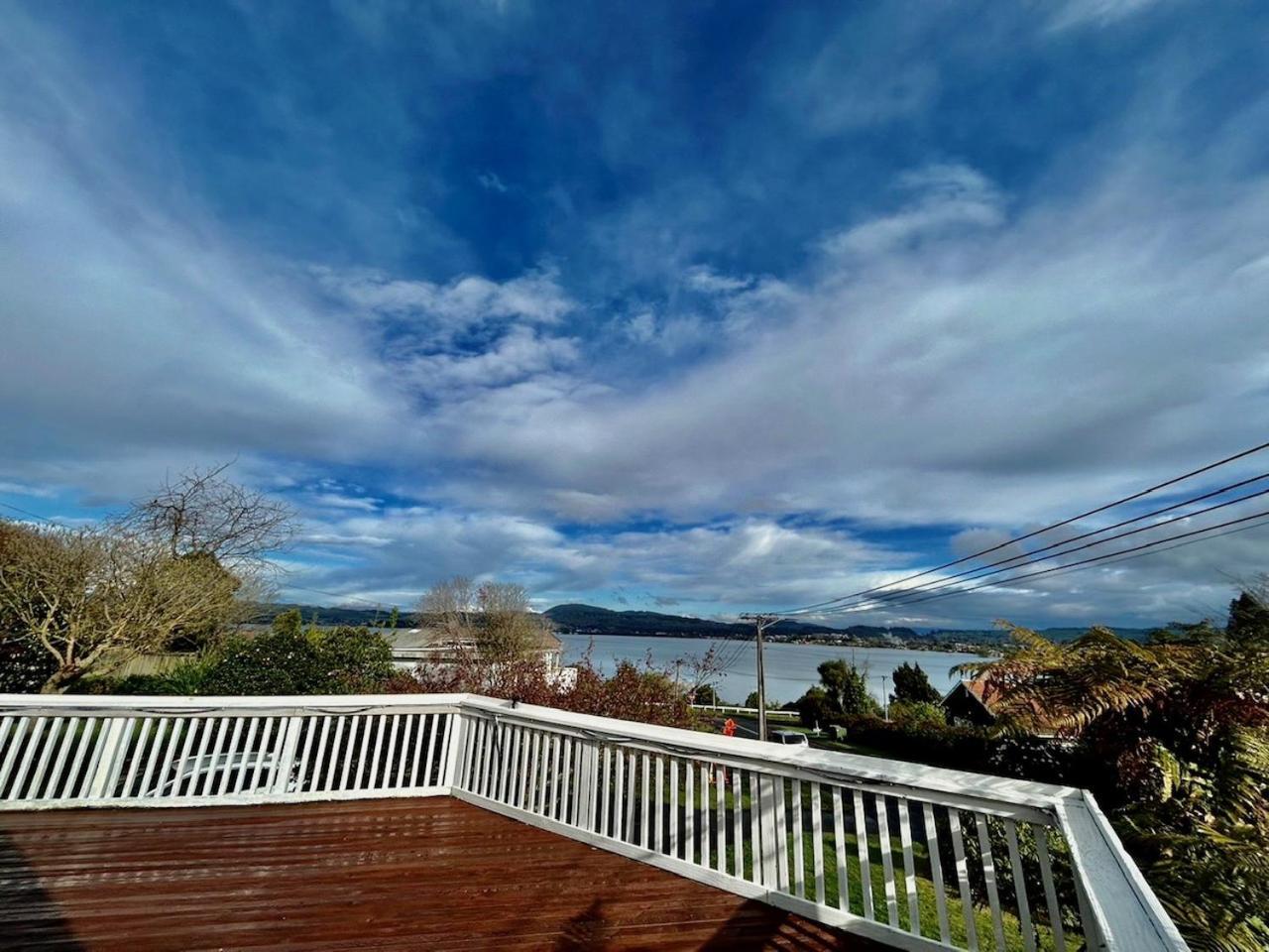 Premium Lake View Home Роторуа Экстерьер фото
